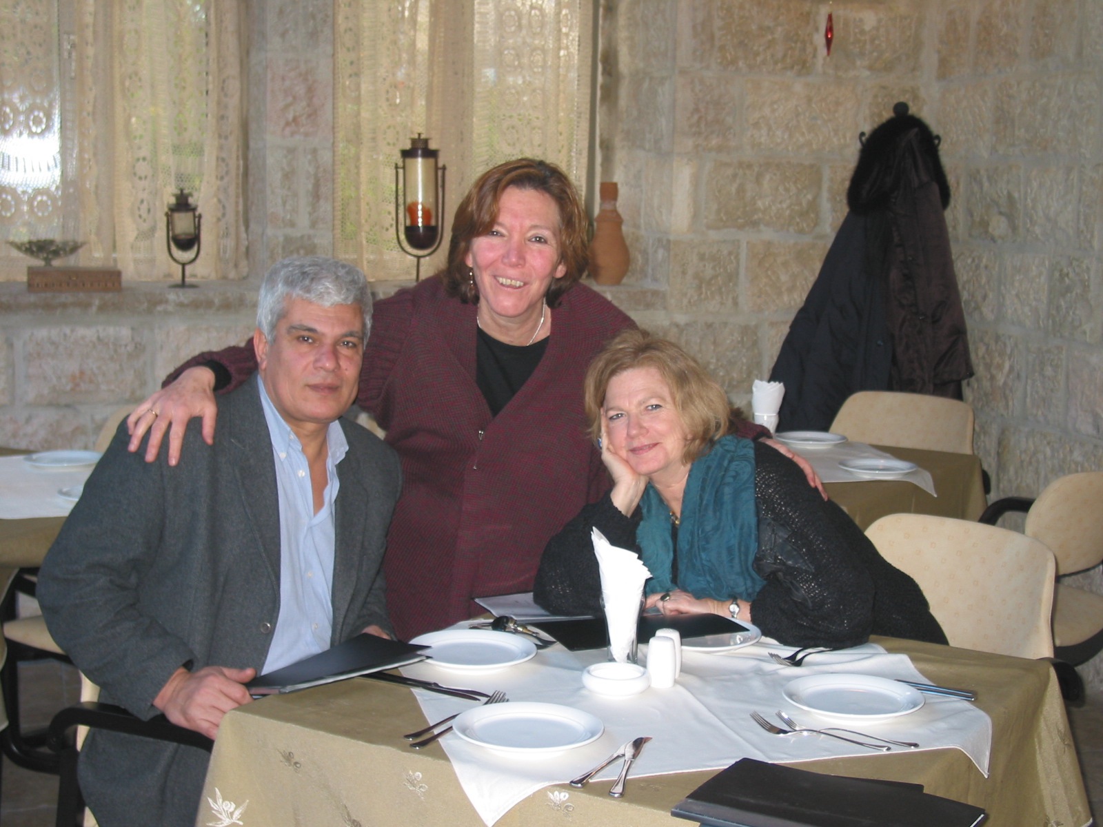 Avec Batya Gur et Hassan Khader Ramallah